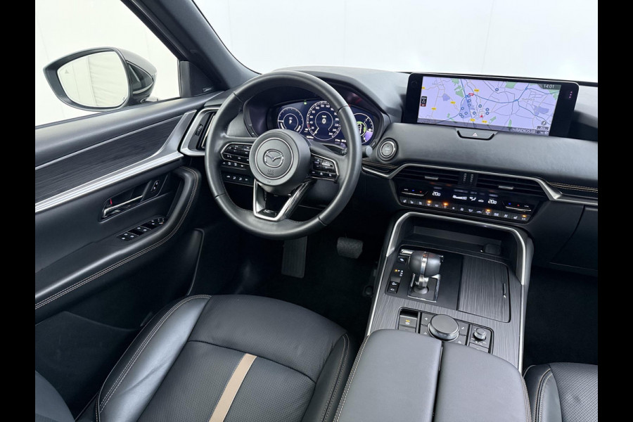 Mazda CX-80 2.5 e-SkyActiv PHEV Homura Plus 6p. 7 PERSOONS| ELEK. ACHTERKLEP | PANO| HEAD-UP | DODE HOEK| ADAPTIVE. CRUISE | ACHTERBANK VERWARMD |BOSE | SUPER COMPLEET!