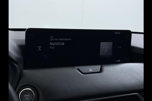 Mazda CX-80 2.5 e-SkyActiv PHEV Homura Plus 6p. 7 PERSOONS| ELEK. ACHTERKLEP | PANO| HEAD-UP | DODE HOEK| ADAPTIVE. CRUISE | ACHTERBANK VERWARMD |BOSE | SUPER COMPLEET!