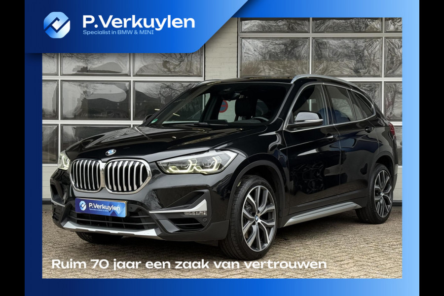 BMW X1 sDrive20i VDL Nedcar Edition | PANORAMA | 19 INCH LM VELGEN | SPORTSTOELEN | ADAPT. CRUISE | SPORTSTOELEN | CAMERA |