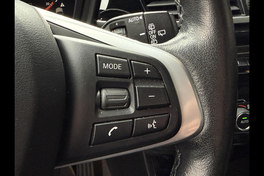 BMW X1 sDrive20i VDL Nedcar Edition | PANORAMA | 19 INCH LM VELGEN | SPORTSTOELEN | ADAPT. CRUISE | SPORTSTOELEN | CAMERA |