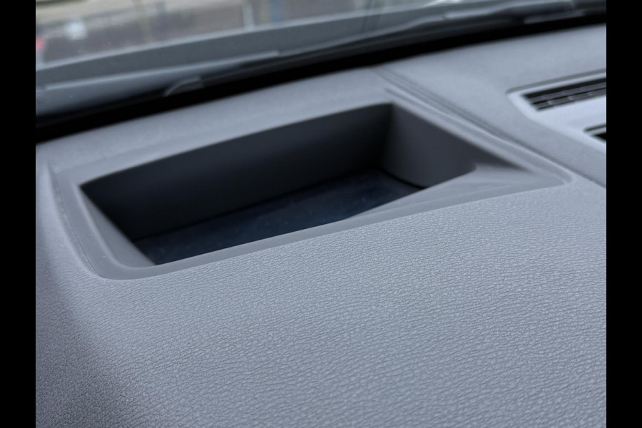 BMW X1 sDrive20i VDL Nedcar Edition | PANORAMA | 19 INCH LM VELGEN | SPORTSTOELEN | ADAPT. CRUISE | SPORTSTOELEN | CAMERA |