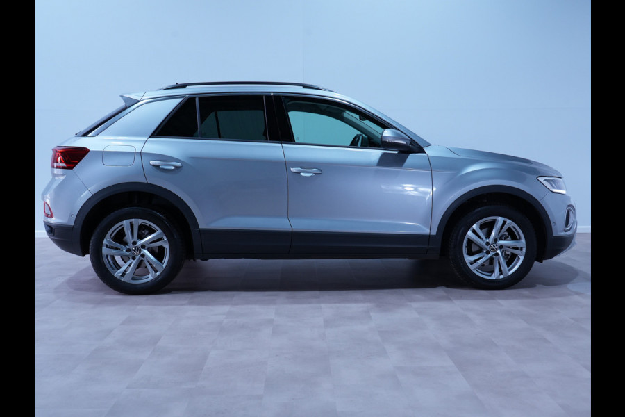 Volkswagen T-Roc 1.5 TSI 150pk DSG Life 75 Edition Navigatie via App Camera PDC Trekhaak 169
