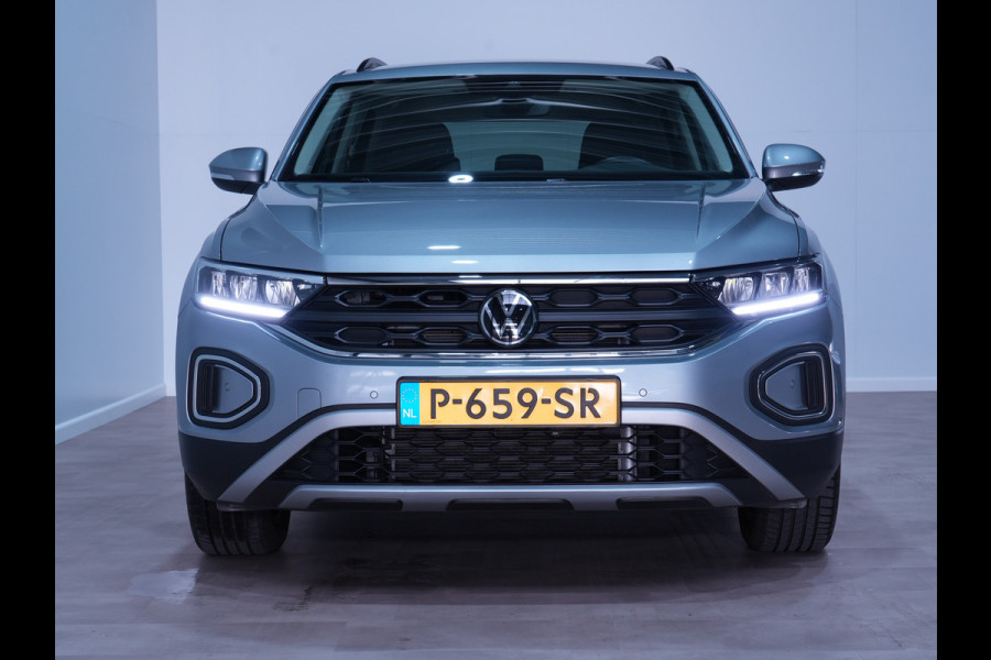 Volkswagen T-Roc 1.5 TSI 150pk DSG Life 75 Edition Navigatie via App Camera PDC Trekhaak 169