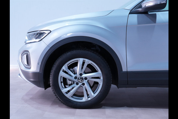 Volkswagen T-Roc 1.5 TSI 150pk DSG Life 75 Edition Navigatie via App Camera PDC Trekhaak 169