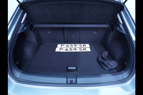 Volkswagen T-Roc 1.5 TSI 150pk DSG Life 75 Edition Navigatie via App Camera PDC Trekhaak 169