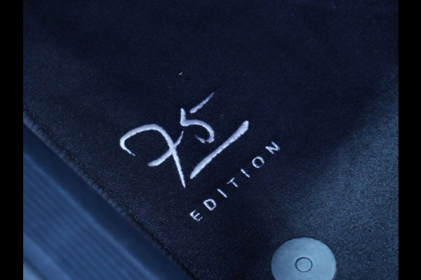 Volkswagen T-Roc 1.5 TSI 150pk DSG Life 75 Edition Navigatie via App Camera PDC Trekhaak 169