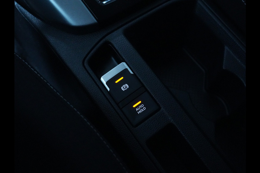 Volkswagen T-Roc 1.5 TSI 150pk DSG Life 75 Edition Navigatie via App Camera PDC Trekhaak 169