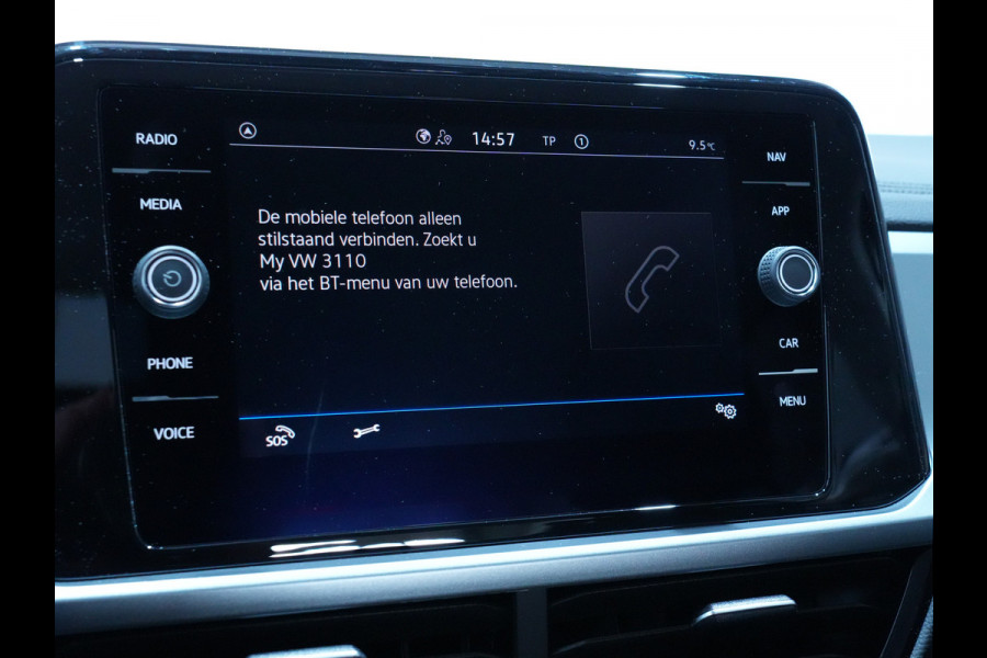 Volkswagen T-Roc 1.5 TSI 150pk DSG Life 75 Edition Navigatie via App Camera PDC Trekhaak 169