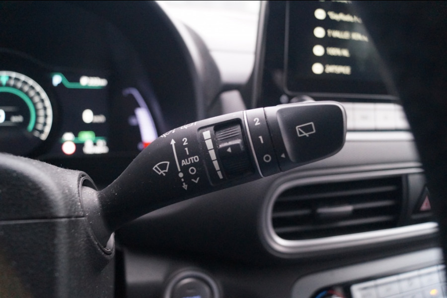 Hyundai Kona EV Premium 64kWh -LEER-ECC-NAVI-CAM-PDC-