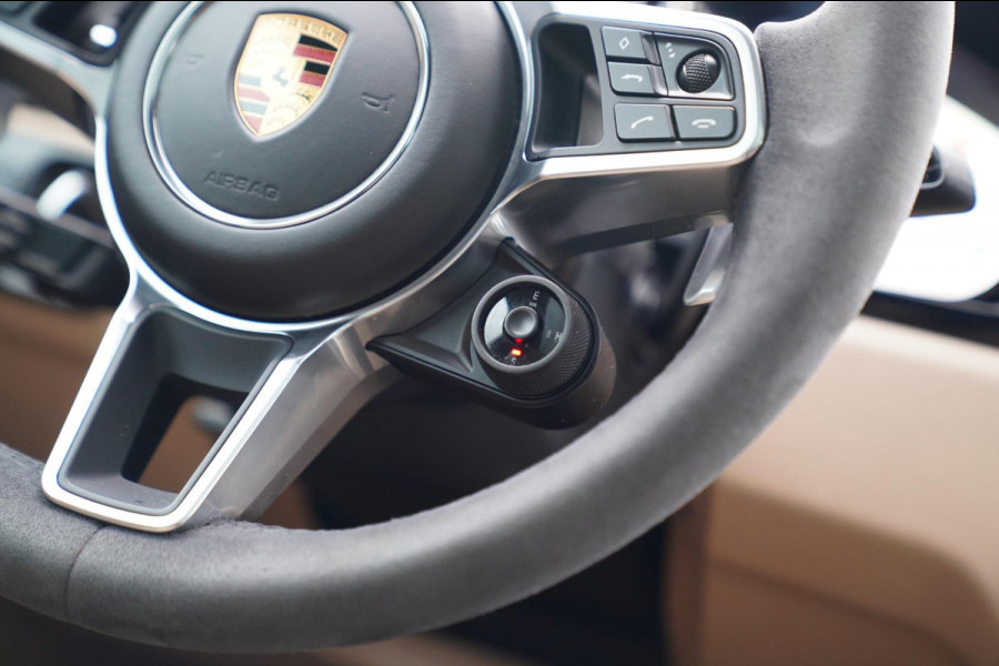 Porsche Cayenne Coupé 3.0 E-Hybrid Platinum Edition | Sport Design | Massage | Adaptieve cruise | Dealer onderhouden | 22 inch |