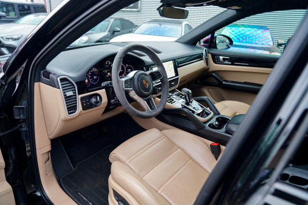 Porsche Cayenne Coupé 3.0 E-Hybrid Platinum Edition | Sport Design | Massage | Adaptieve cruise | Dealer onderhouden | 22 inch |