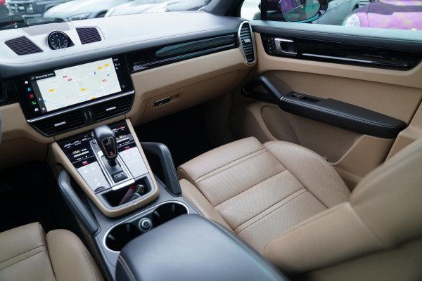 Porsche Cayenne Coupé 3.0 E-Hybrid Platinum Edition | Sport Design | Massage | Adaptieve cruise | Dealer onderhouden | 22 inch |