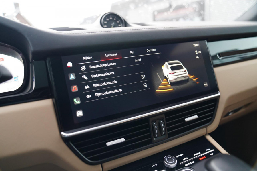 Porsche Cayenne Coupé 3.0 E-Hybrid Platinum Edition | Sport Design | Massage | Adaptieve cruise | Dealer onderhouden | 22 inch |