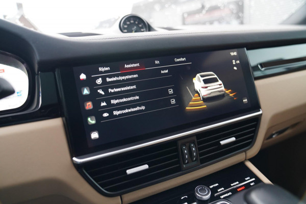 Porsche Cayenne Coupé 3.0 E-Hybrid Platinum Edition | Sport Design | Massage | Adaptieve cruise | Dealer onderhouden | 22 inch |