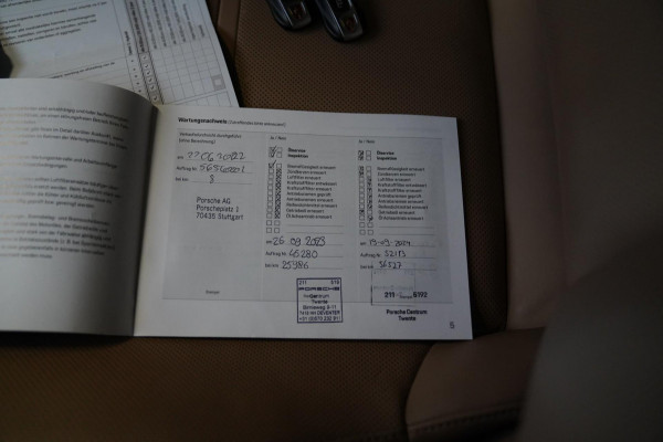 Porsche Cayenne Coupé 3.0 E-Hybrid Platinum Edition | Sport Design | Massage | Adaptieve cruise | Dealer onderhouden | 22 inch |