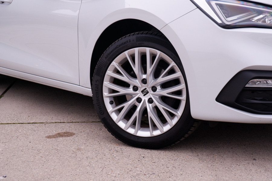 Seat Leon Sportstourer 1.5 eTSI Xcellence M-Hybrid | LED | Panorama | Elek. Trekhaak | Carplay | Navi | Sfeerverl. | Camera