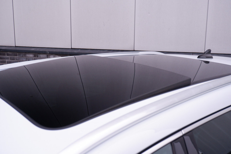 Seat Leon Sportstourer 1.5 eTSI Xcellence M-Hybrid | LED | Panorama | Elek. Trekhaak | Carplay | Navi | Sfeerverl. | Camera