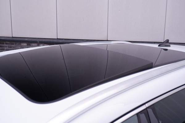 Seat Leon Sportstourer 1.5 eTSI Xcellence M-Hybrid | LED | Panorama | Elek. Trekhaak | Carplay | Navi | Sfeerverl. | Camera