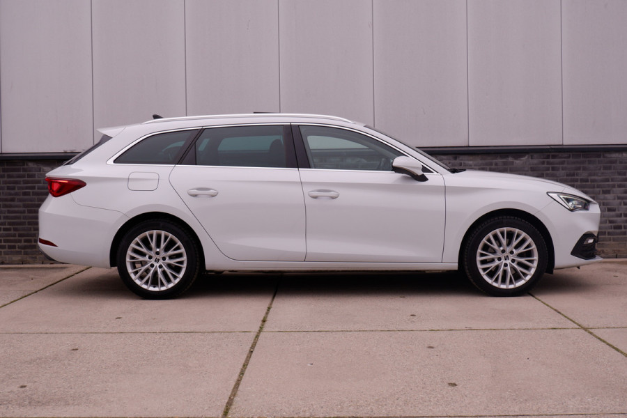 Seat Leon Sportstourer 1.5 eTSI Xcellence M-Hybrid | LED | Panorama | Elek. Trekhaak | Carplay | Navi | Sfeerverl. | Camera