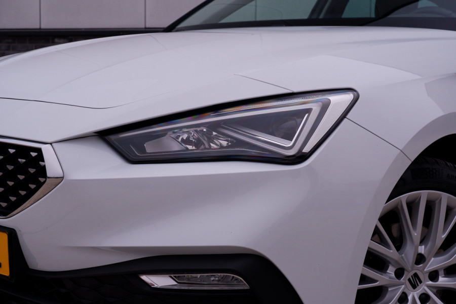 Seat Leon Sportstourer 1.5 eTSI Xcellence M-Hybrid | LED | Panorama | Elek. Trekhaak | Carplay | Navi | Sfeerverl. | Camera