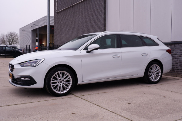 Seat Leon Sportstourer 1.5 eTSI Xcellence M-Hybrid | LED | Panorama | Elek. Trekhaak | Carplay | Navi | Sfeerverl. | Camera