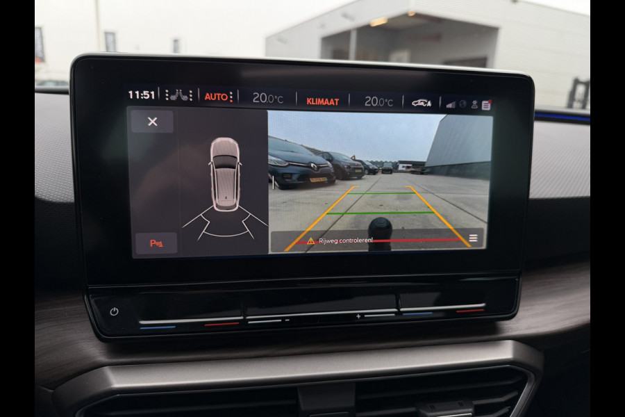 Seat Leon Sportstourer 1.5 eTSI Xcellence M-Hybrid | LED | Panorama | Elek. Trekhaak | Carplay | Navi | Sfeerverl. | Camera