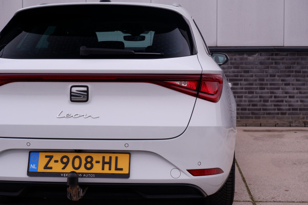 Seat Leon Sportstourer 1.5 eTSI Xcellence M-Hybrid | LED | Panorama | Elek. Trekhaak | Carplay | Navi | Sfeerverl. | Camera