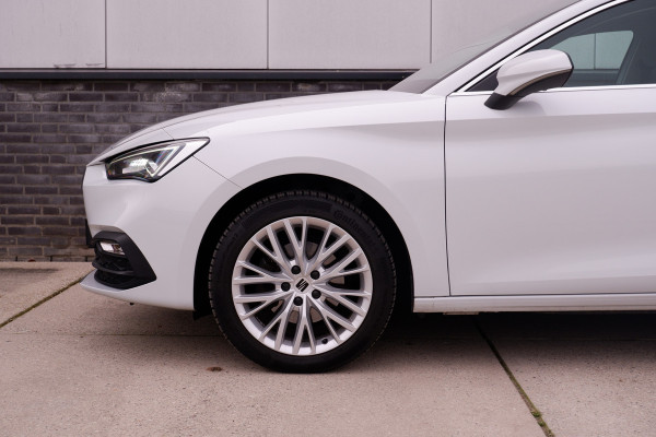 Seat Leon Sportstourer 1.5 eTSI Xcellence M-Hybrid | LED | Panorama | Elek. Trekhaak | Carplay | Navi | Sfeerverl. | Camera