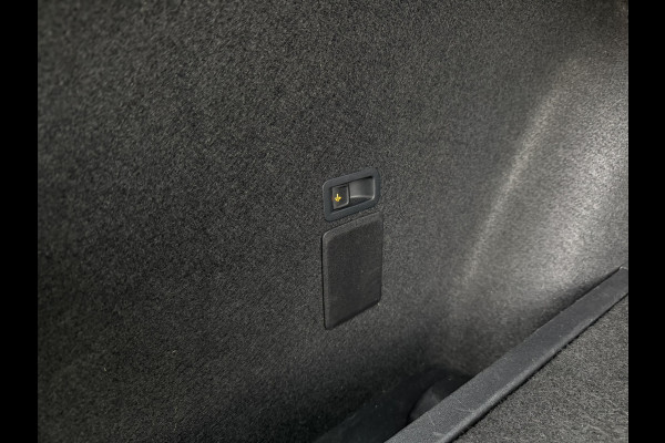 Seat Leon Sportstourer 1.5 eTSI Xcellence M-Hybrid | LED | Panorama | Elek. Trekhaak | Carplay | Navi | Sfeerverl. | Camera