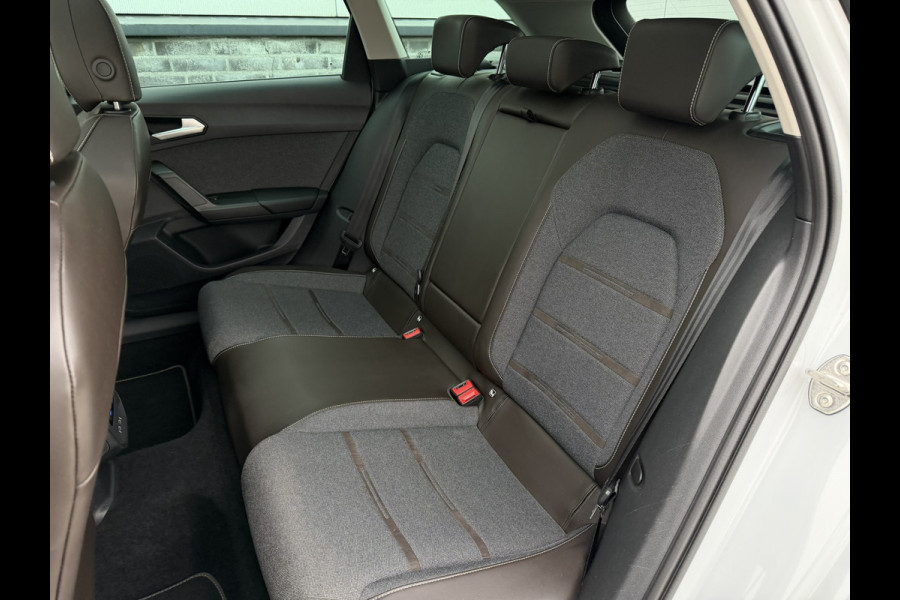 Seat Leon Sportstourer 1.5 eTSI Xcellence M-Hybrid | LED | Panorama | Elek. Trekhaak | Carplay | Navi | Sfeerverl. | Camera