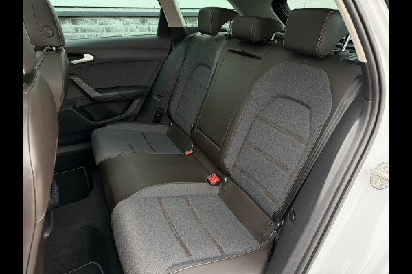 Seat Leon Sportstourer 1.5 eTSI Xcellence M-Hybrid | LED | Panorama | Elek. Trekhaak | Carplay | Navi | Sfeerverl. | Camera