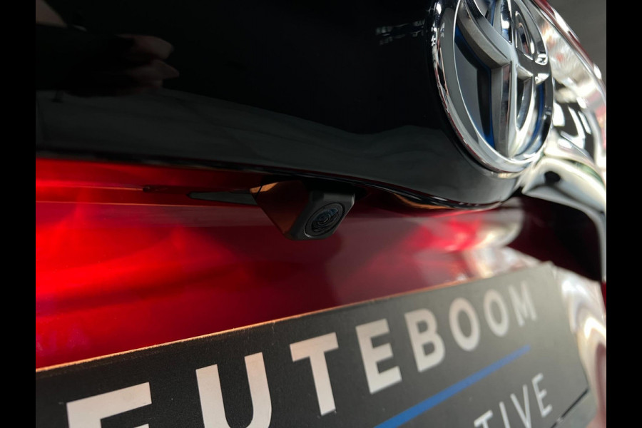 Toyota Yaris 1.5 Hybrid Bi-Tone| Head-up | PDC | Cam| Cruise