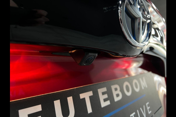 Toyota Yaris 1.5 Hybrid Bi-Tone| Head-up | PDC | Cam| Cruise