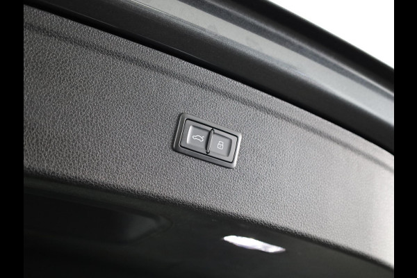 Audi Q5 50 TFSI e S edition 299 pk S-tronic | Navigatie | Panoramadak | Parkeersensoren | Achteruitrijcamera | Stoelverwarming |
