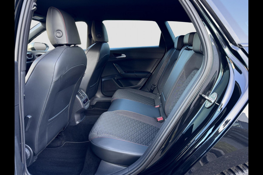 Seat Leon Sportstourer 1.0 eTSI FR | Carplay | Virtual | DAB+ | Navi | Sfeerverlichting | Dealer onderhouden | Allseason banden