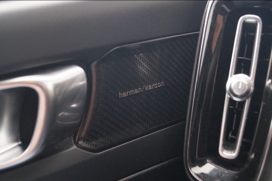 Volvo XC40 Recharge P8 AWD R-Design -PANO-NAVI-ECC-