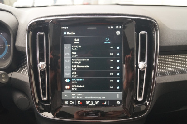 Volvo XC40 Recharge P8 AWD R-Design -PANO-NAVI-ECC-