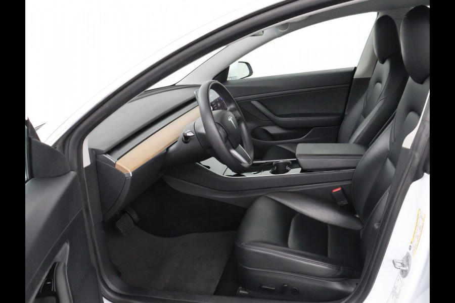 Tesla Model 3 Standard RWD Plus 60 kWh | Autopilot | Panoramadak | Leder | Stoelverwarming | Full LED | Camera | Navigatie | Keyless