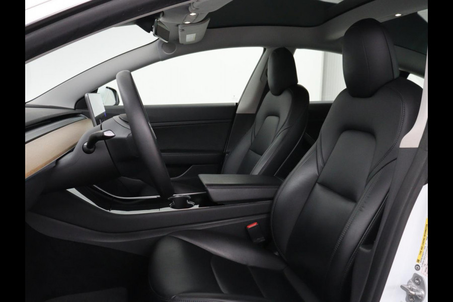 Tesla Model 3 Standard RWD Plus 60 kWh | Autopilot | Panoramadak | Leder | Stoelverwarming | Full LED | Camera | Navigatie | Keyless
