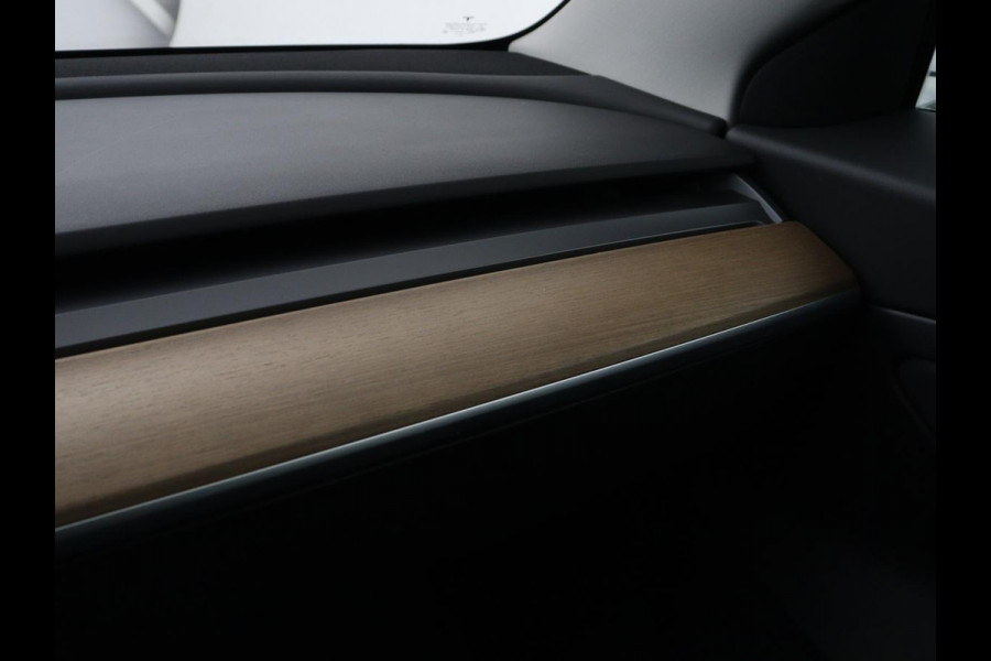 Tesla Model 3 Standard RWD Plus 60 kWh | Autopilot | Panoramadak | Leder | Stoelverwarming | Full LED | Camera | Navigatie | Keyless