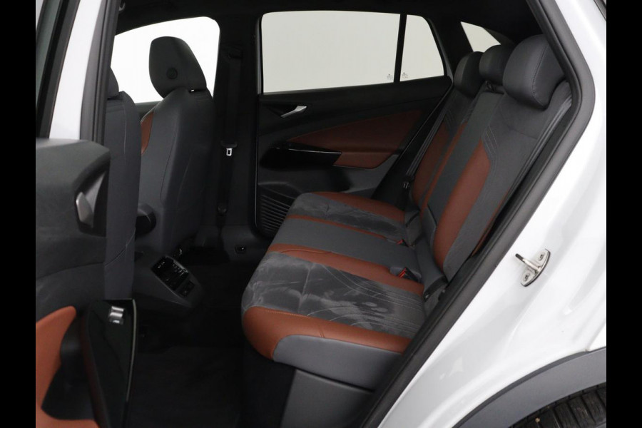 Volkswagen ID.4 Max 77 kWh | Panoramadak | Stoelverwarming | Head-Up | Warmtepomp | 360 Camera | Trekhaak | Sfeerverlichting | Half leder | Matrix LED | Carplay | Adaptive cruise | Memory | Keyless | Massage