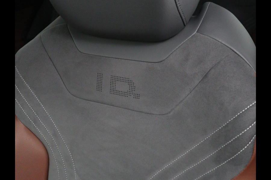 Volkswagen ID.4 Max 77 kWh | Panoramadak | Stoelverwarming | Head-Up | Warmtepomp | 360 Camera | Trekhaak | Sfeerverlichting | Half leder | Matrix LED | Carplay | Adaptive cruise | Memory | Keyless | Massage