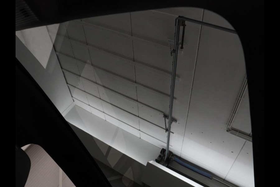 Volkswagen ID.4 Max 77 kWh | Panoramadak | Stoelverwarming | Head-Up | Warmtepomp | 360 Camera | Trekhaak | Sfeerverlichting | Half leder | Matrix LED | Carplay | Adaptive cruise | Memory | Keyless | Massage