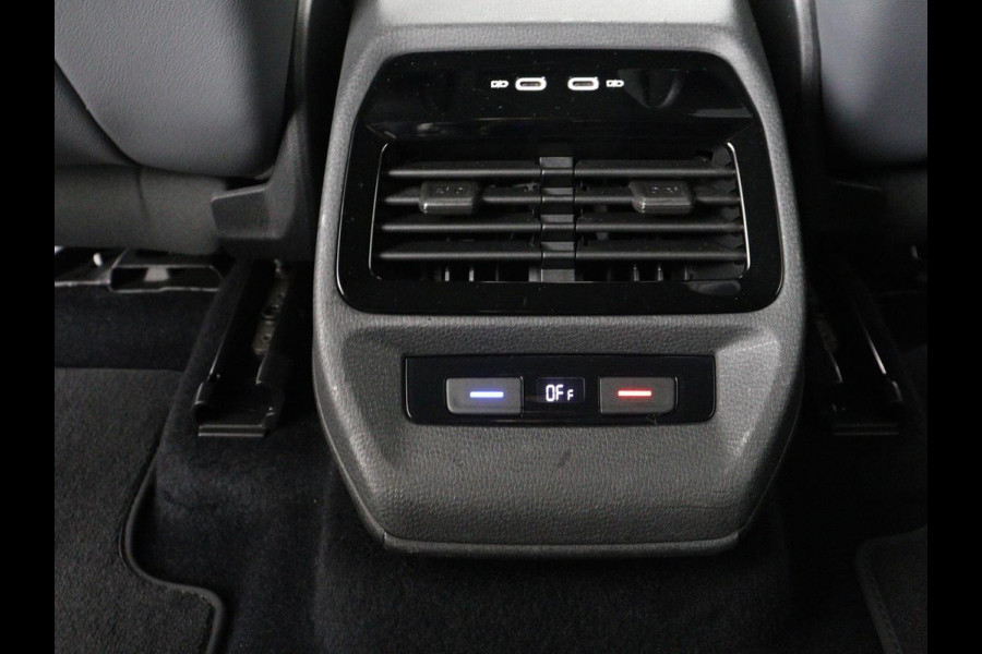 Volkswagen ID.4 Max 77 kWh | Panoramadak | Stoelverwarming | Head-Up | Warmtepomp | 360 Camera | Trekhaak | Sfeerverlichting | Half leder | Matrix LED | Carplay | Adaptive cruise | Memory | Keyless | Massage