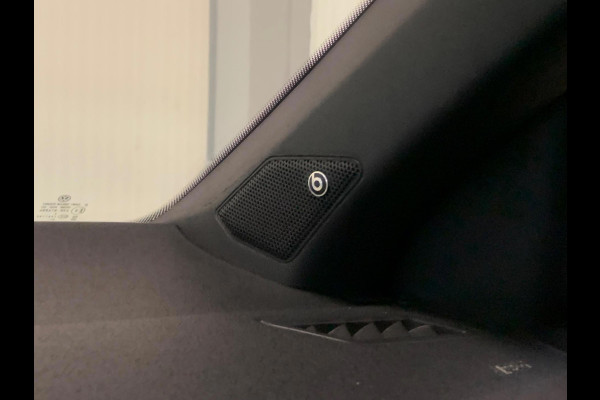 Volkswagen T-Roc 2.0 TSI 4Motion R | AKRAPOVIC | KAMELEON FOLIE | PANO | BEATS AUDIO