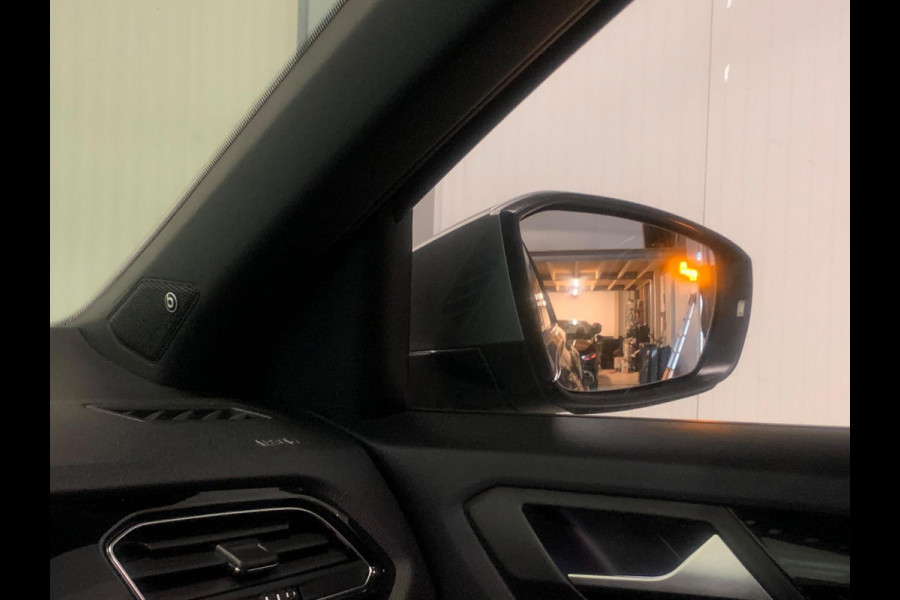 Volkswagen T-Roc 2.0 TSI 4Motion R | AKRAPOVIC | KAMELEON FOLIE | PANO | BEATS AUDIO