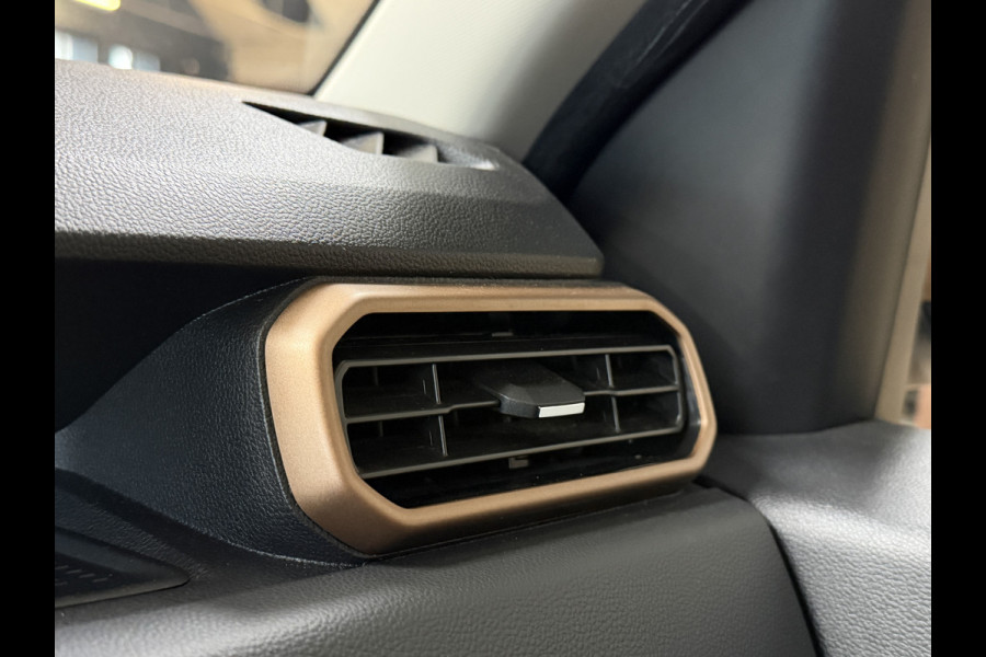 Dacia Duster 1.3 TCe 150 AUT Extreme | Navi | Blindspot | 17" | Stoelverwarming | Led | Carplay | PDC V+A | 100 % Dealer onderhouden!