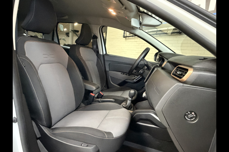 Dacia Duster 1.3 TCe 150 AUT Extreme | Navi | Blindspot | 17" | Stoelverwarming | Led | Carplay | PDC V+A | 100 % Dealer onderhouden!