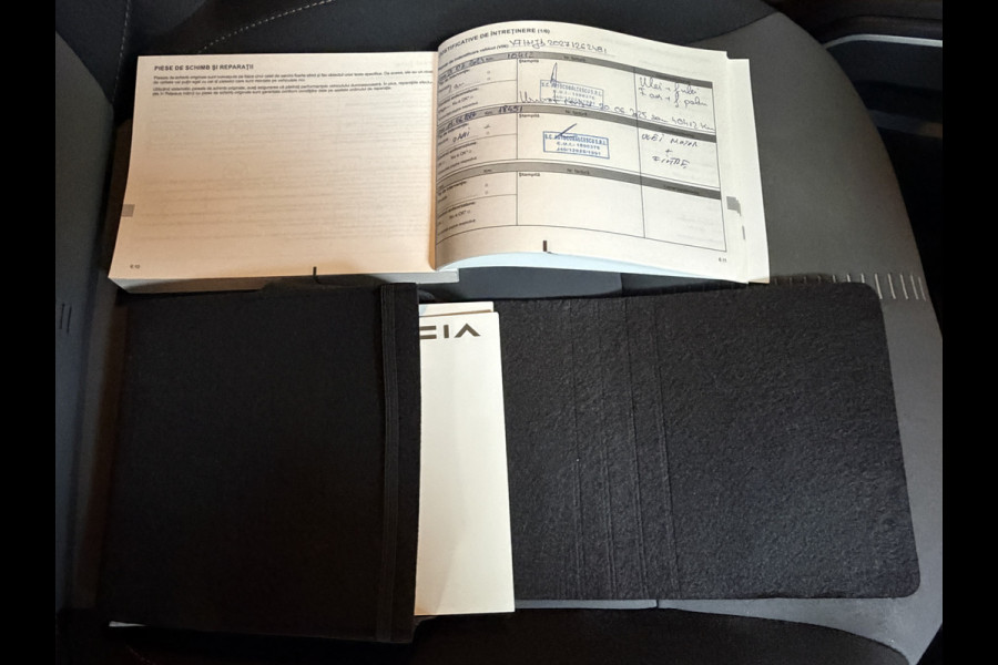 Dacia Duster 1.3 TCe 150 AUT Extreme | Navi | Blindspot | 17" | Stoelverwarming | Led | Carplay | PDC V+A | 100 % Dealer onderhouden!