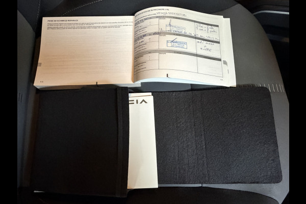 Dacia Duster 1.3 TCe 150 AUT Extreme | Navi | Blindspot | 17" | Stoelverwarming | Led | Carplay | PDC V+A | 100 % Dealer onderhouden!